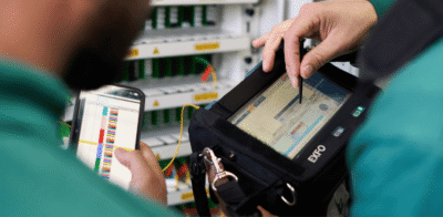 técnicos da dstelecom em registo de trabalho